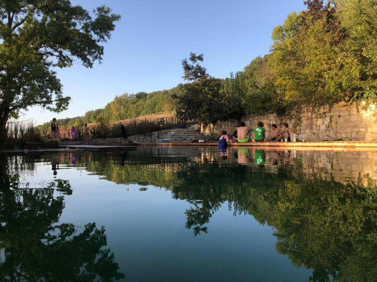 Gite Les Cabanes De Fallot Pour 15 Personnes - Piscine Naturelle L'isle-Bouzon Bagian luar foto